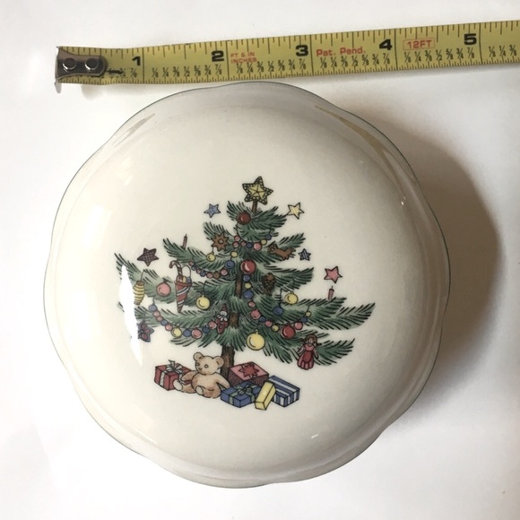 NIKKO JAPAN Vintage Lidded Christmas Tree Holiday Trinket Round Porcelain - Picture 5 of 8